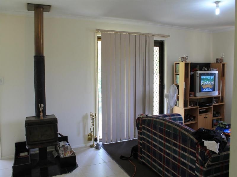 20 Schmidt Rd, Fernvale QLD 4306