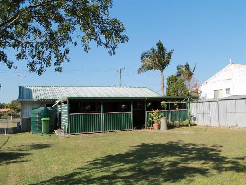 14 Bell St, Walloon QLD 4306