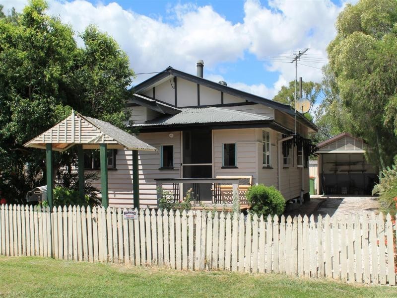 2 Madden Lane, Rosewood QLD 4340