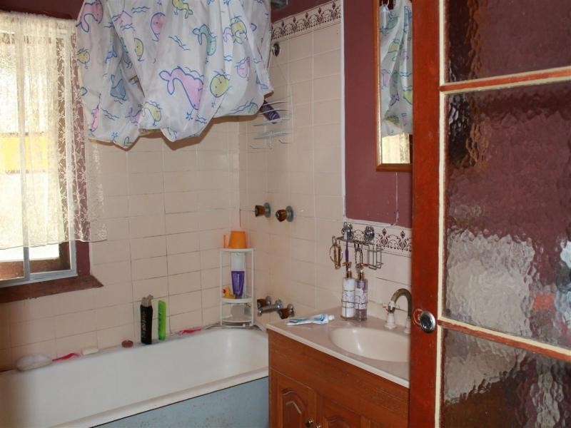 2 Madden Lane, Rosewood QLD 4340