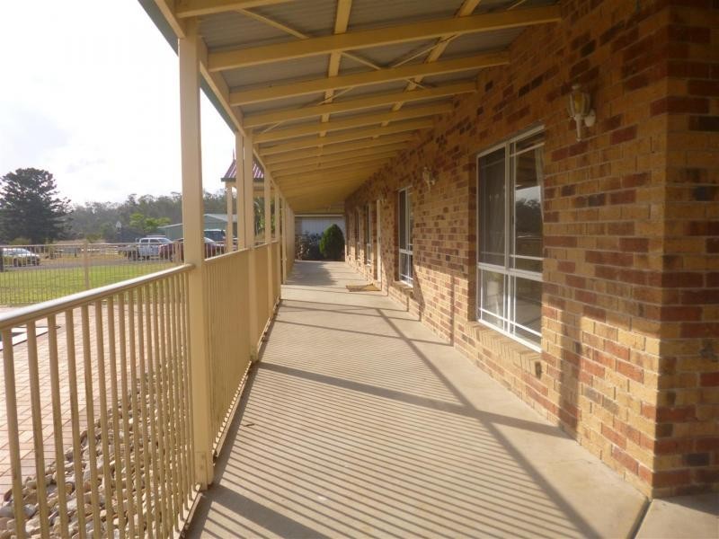 227  Poplar Street, Walloon QLD 4306