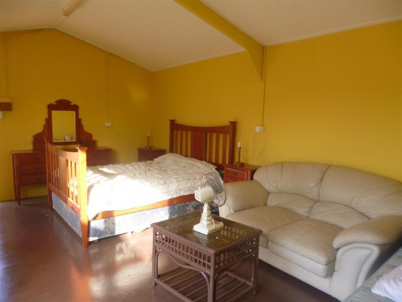 227  Poplar Street, Walloon QLD 4306