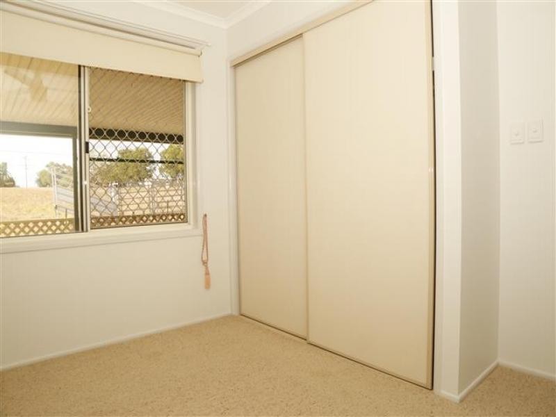 98 McNeills Rd, Peak Crossing QLD 4306