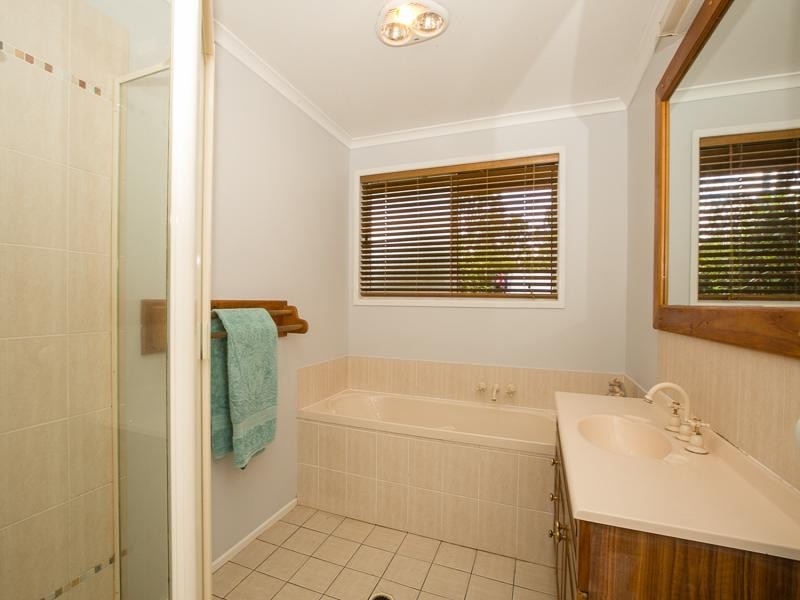 121 Wulkuraka Connection Rd, Karrabin QLD 4306