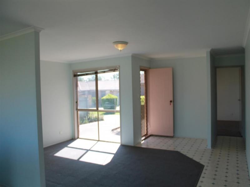 8a McGreavy St, One Mile QLD 4305