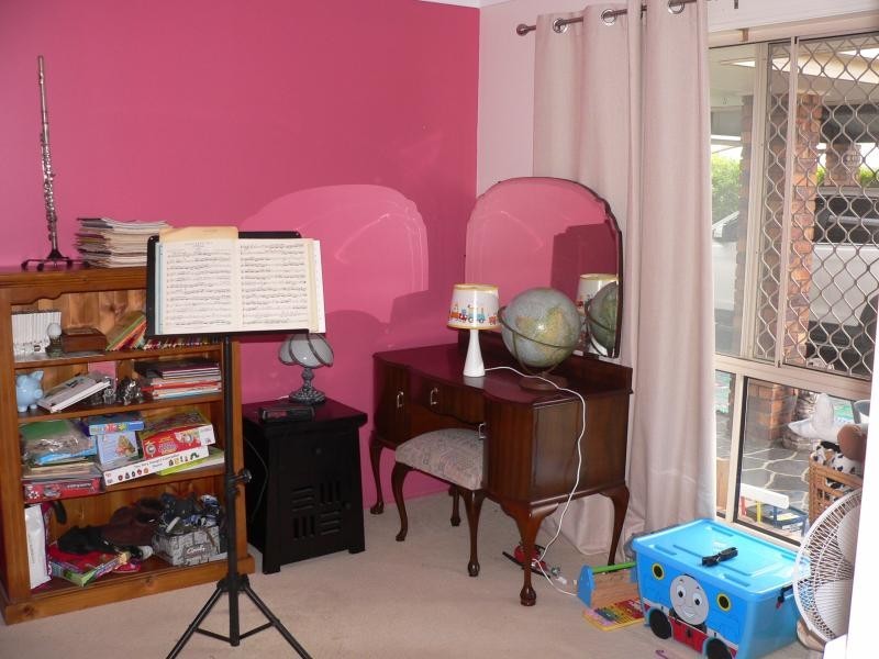 10 Macadamia Ct, Walloon QLD 4306