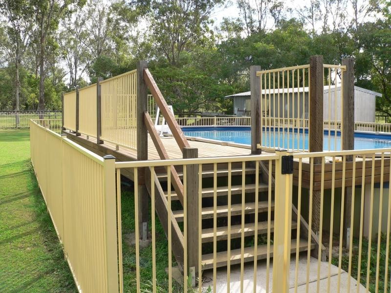 10 Macadamia Ct, Walloon QLD 4306