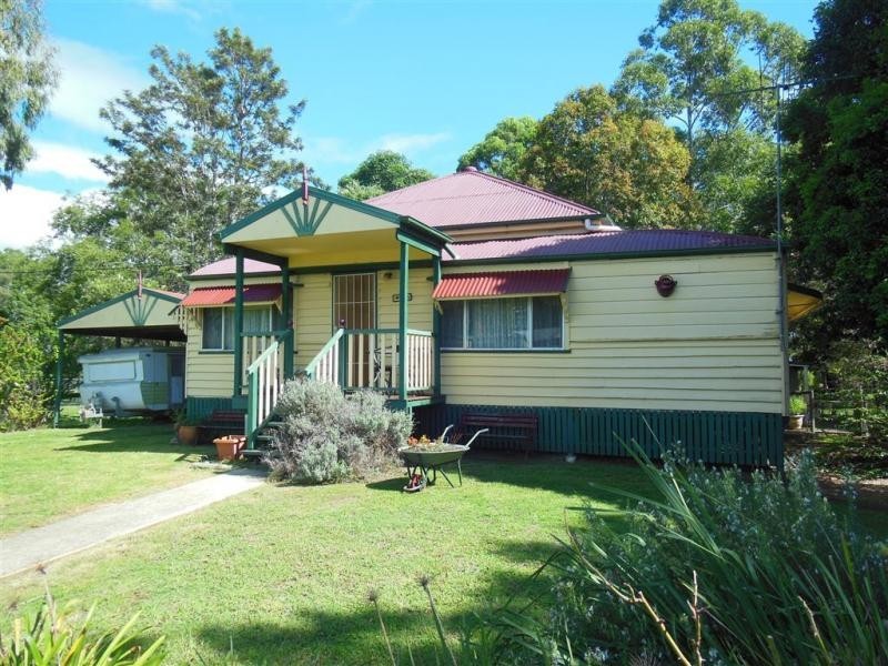 2 Dunns Avenue, Harrisville QLD 4307