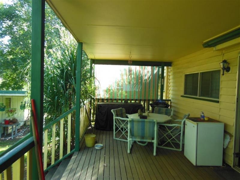 2 Dunns Avenue, Harrisville QLD 4307