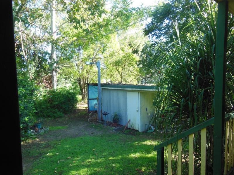 2 Dunns Avenue, Harrisville QLD 4307