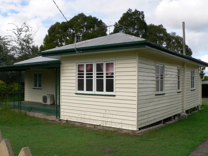 2 Yates Street, Rosewood QLD 4340