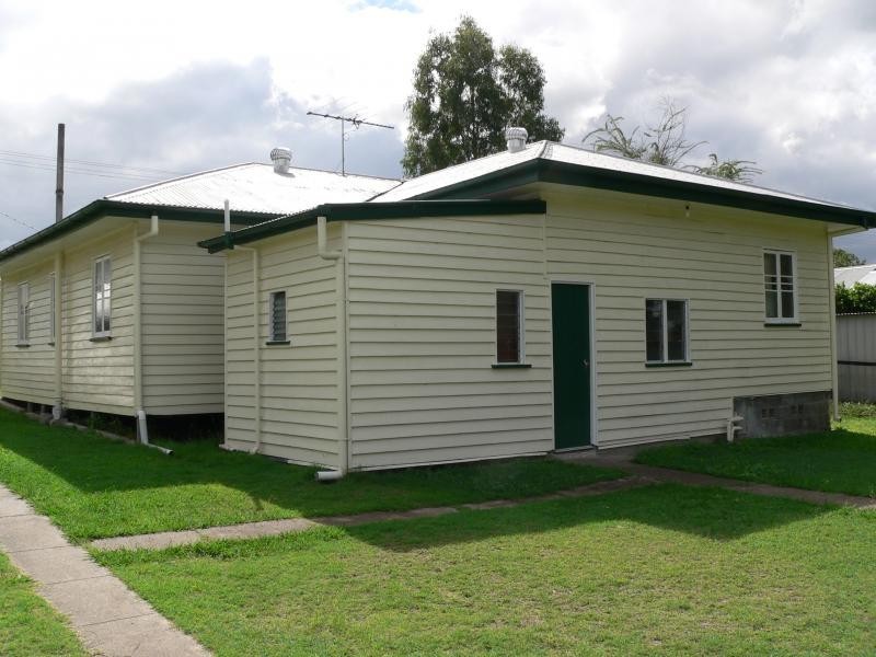 2 Yates Street, Rosewood QLD 4340