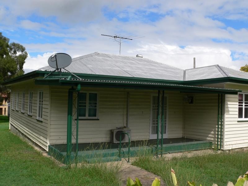 2 Yates Street, Rosewood QLD 4340