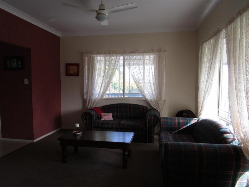 14 Farrell Dr, Walloon QLD 4306