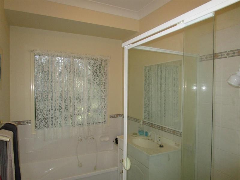 14 Farrell Dr, Walloon QLD 4306