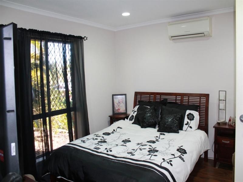 22 Bremer St, Churchill QLD 4305