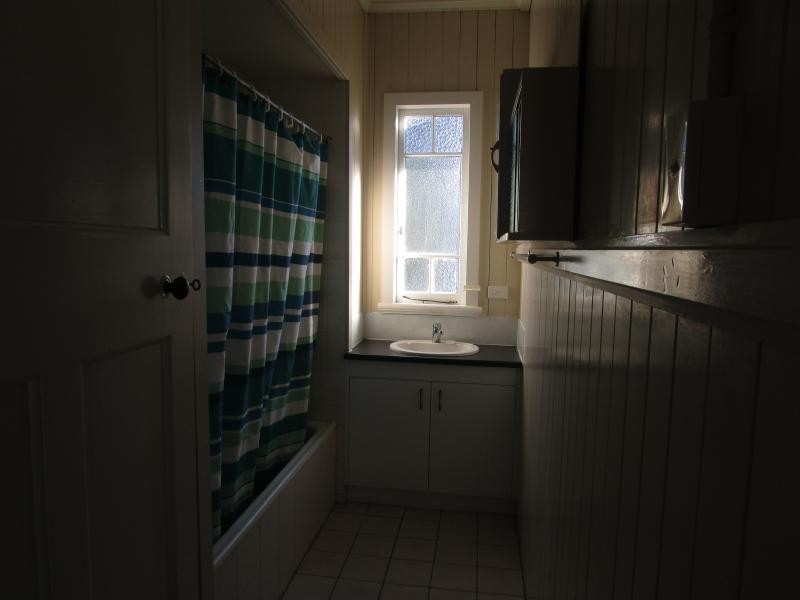 73 Warwick Rd, Ipswich QLD 4305