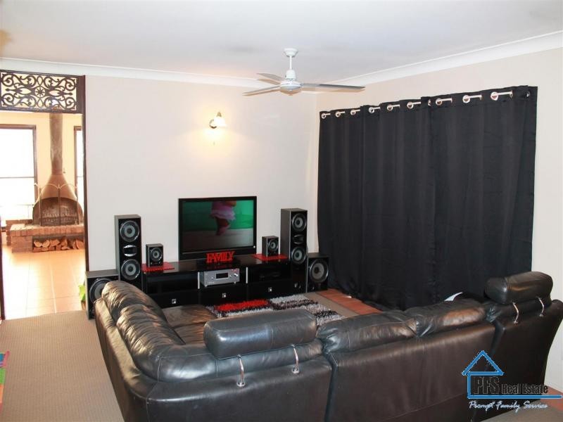66 Poplar St, Walloon QLD 4306