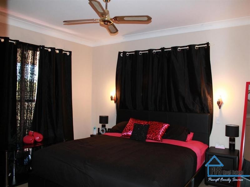 66 Poplar St, Walloon QLD 4306