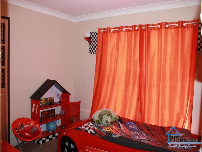 66 Poplar St, Walloon QLD 4306