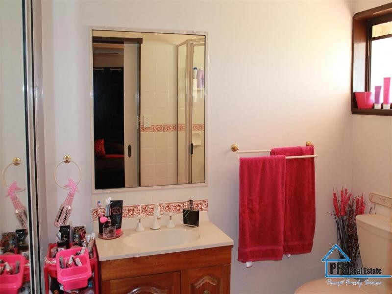 66 Poplar St, Walloon QLD 4306