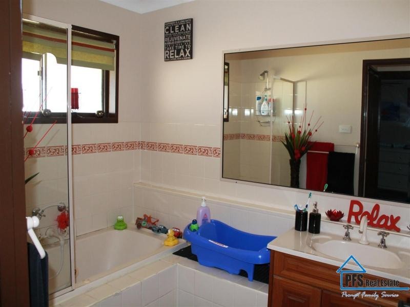 66 Poplar St, Walloon QLD 4306