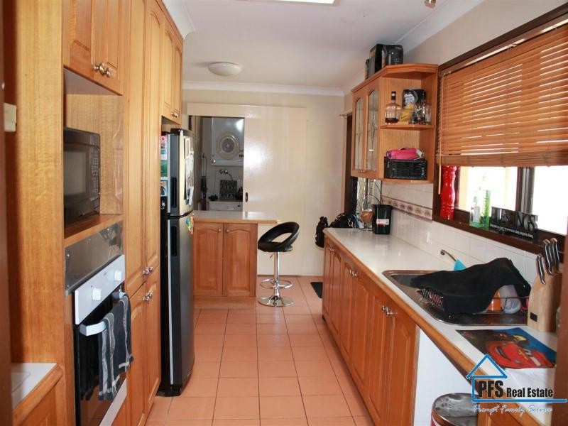 66 Poplar St, Walloon QLD 4306