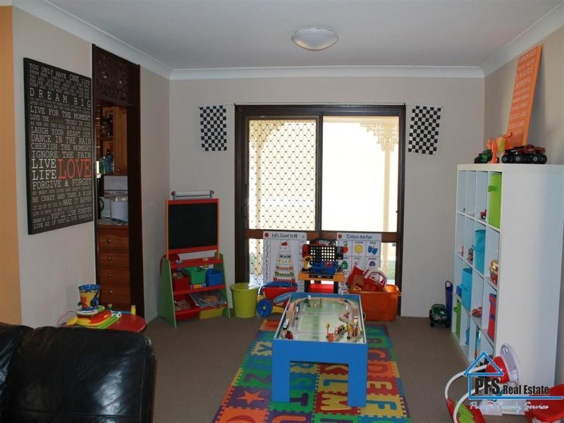 66 Poplar St, Walloon QLD 4306