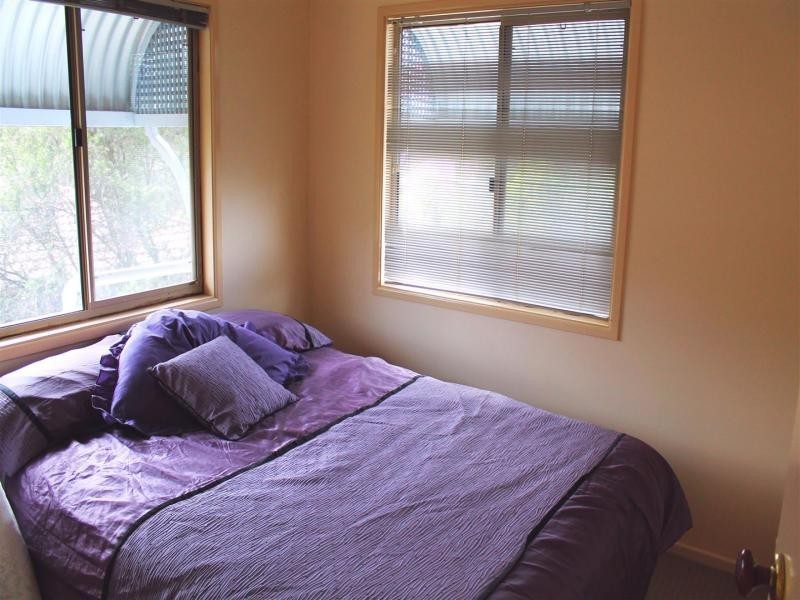 8 Macadamia Ct, Walloon QLD 4306