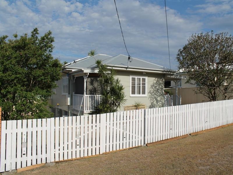 4 Dorothy St, Silkstone QLD 4304