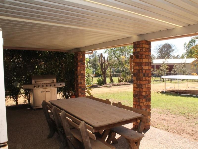 9 Macadamia Ct, Walloon QLD 4306