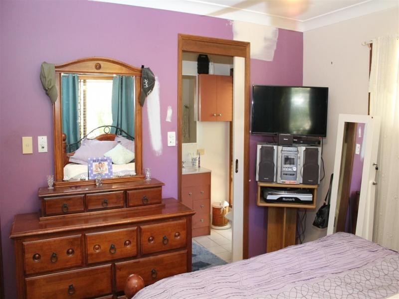 9 Macadamia Ct, Walloon QLD 4306