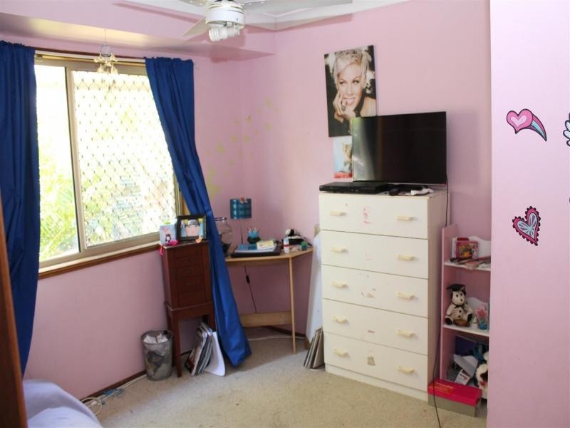 9 Macadamia Ct, Walloon QLD 4306