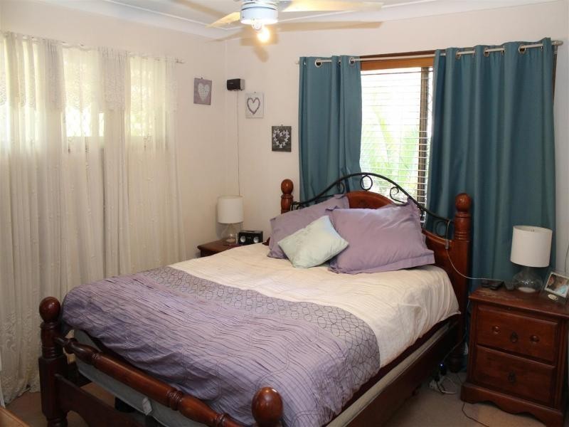 9 Macadamia Ct, Walloon QLD 4306