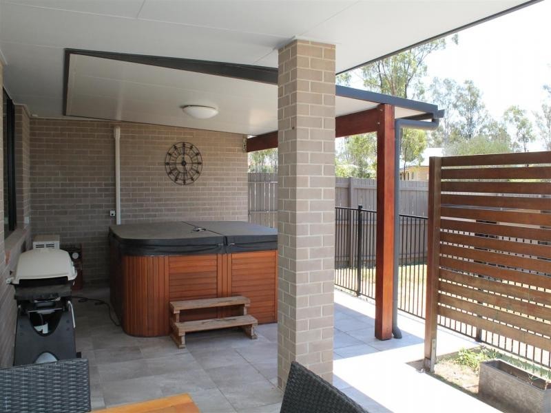 11 Emily Ct, Walloon QLD 4306