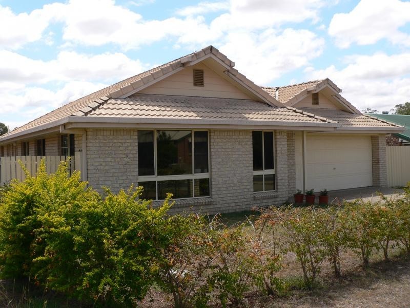 19 Bernadette Court, Rosewood QLD 4340