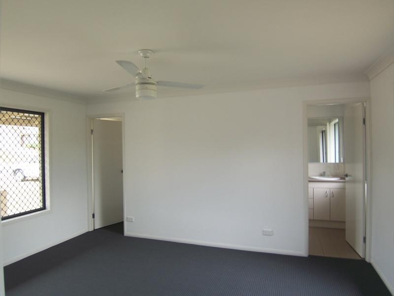 9 Claydon Pl, Rosewood QLD 4340