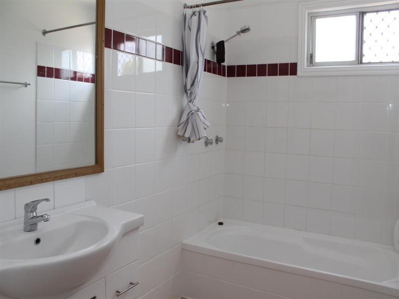 70-72 Matthew St, Rosewood QLD 4340