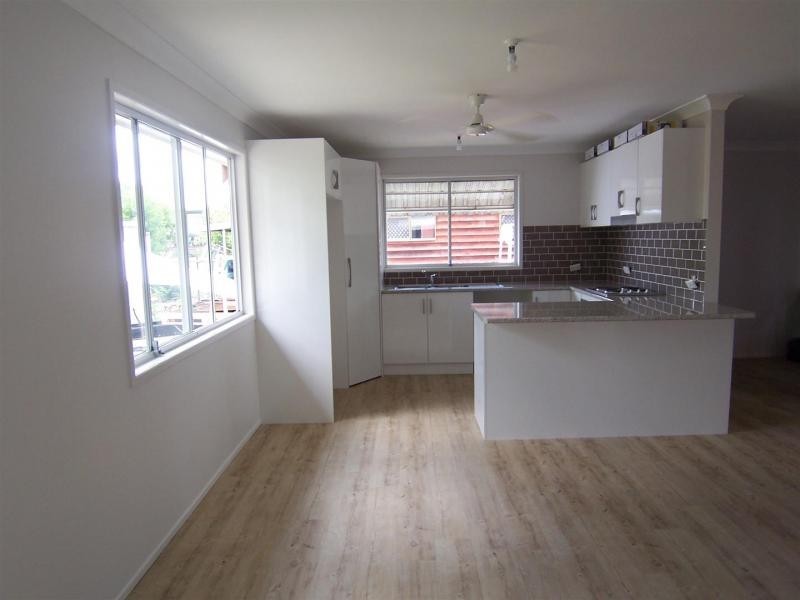 6 Calvin Street, Walloon QLD 4306