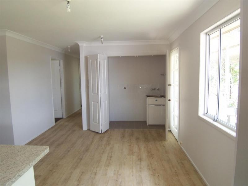 6 Calvin Street, Walloon QLD 4306