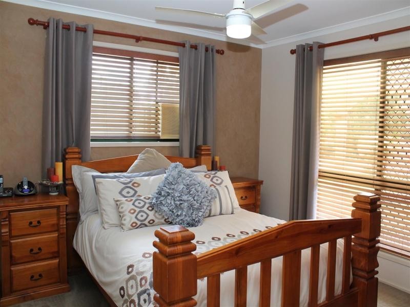 2 Brushbox Pl, Walloon QLD 4306