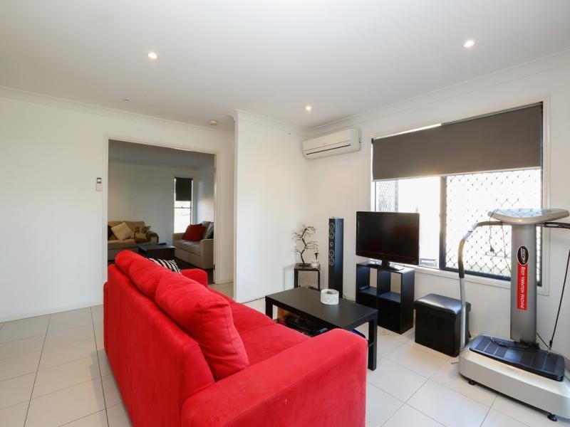 9 Claydon Pl, Rosewood QLD 4340