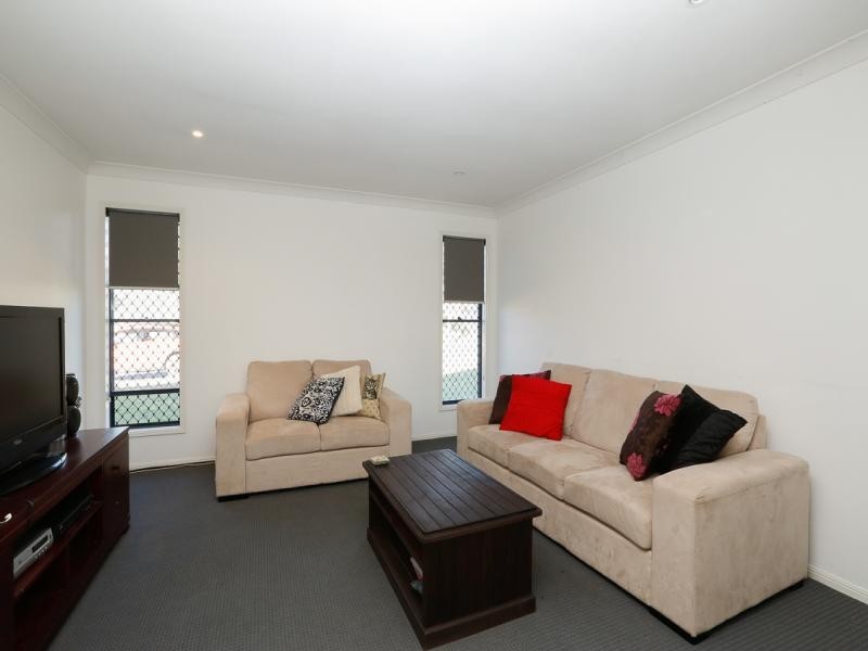 9 Claydon Pl, Rosewood QLD 4340