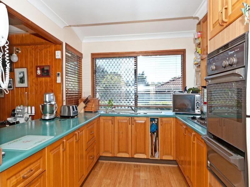 8 Macadamia Ct, Walloon QLD 4306