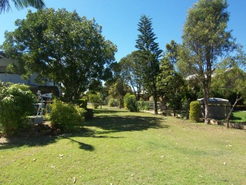 8 Macadamia Ct, Walloon QLD 4306