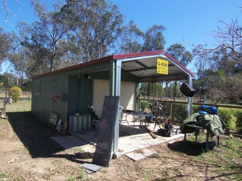 8 Macadamia Ct, Walloon QLD 4306