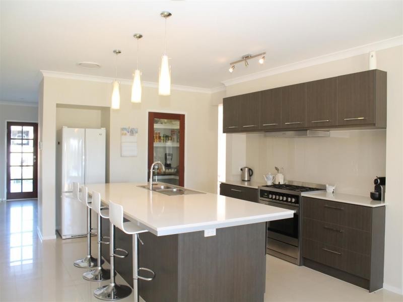 61 McHale Way, Willowbank QLD 4306