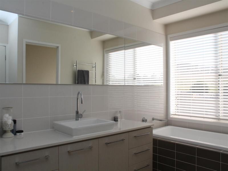 61 McHale Way, Willowbank QLD 4306