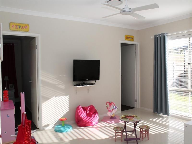 61 McHale Way, Willowbank QLD 4306