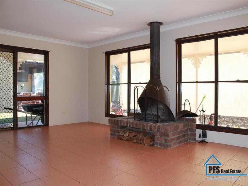 66 Poplar St, Walloon QLD 4306